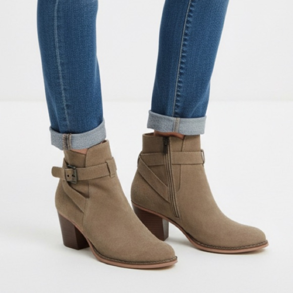 Sole Society tan suede buckle block ankle boots size 8